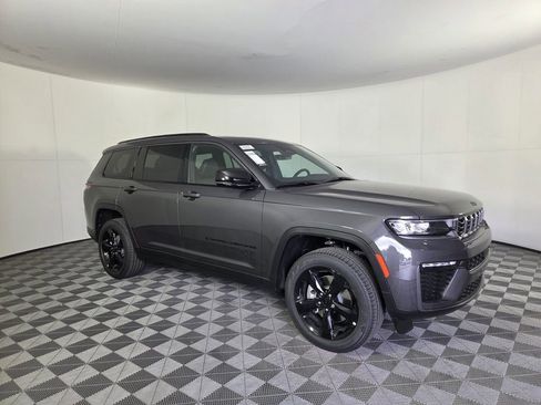 New 2026 Jeep Grand Cherokee L Limited w/ Limited Altitude Package RWD image 2