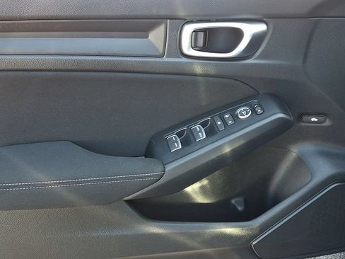 Used 2023 Honda Civic LX image 12