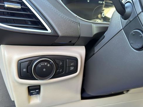 Used 2019 Lincoln Nautilus Reserve image 18