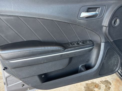 Used 2015 Dodge Charger SXT image 10