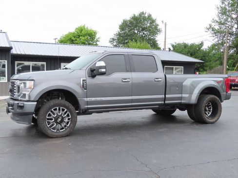Used 2021 Ford F350 Platinum AWD/4WD image 2