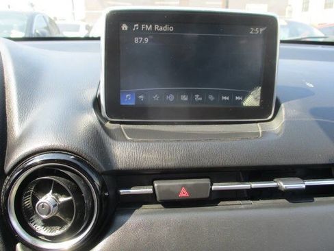 Used 2017 Toyota Yaris iA image 8