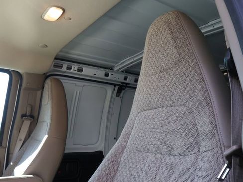 Used 2022 Chevrolet Express 3500 w/ Driver Convenience Package image 17