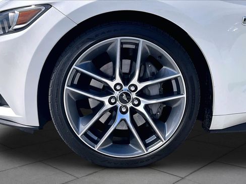 Used 2017 Ford Mustang GT Premium RWD image 11