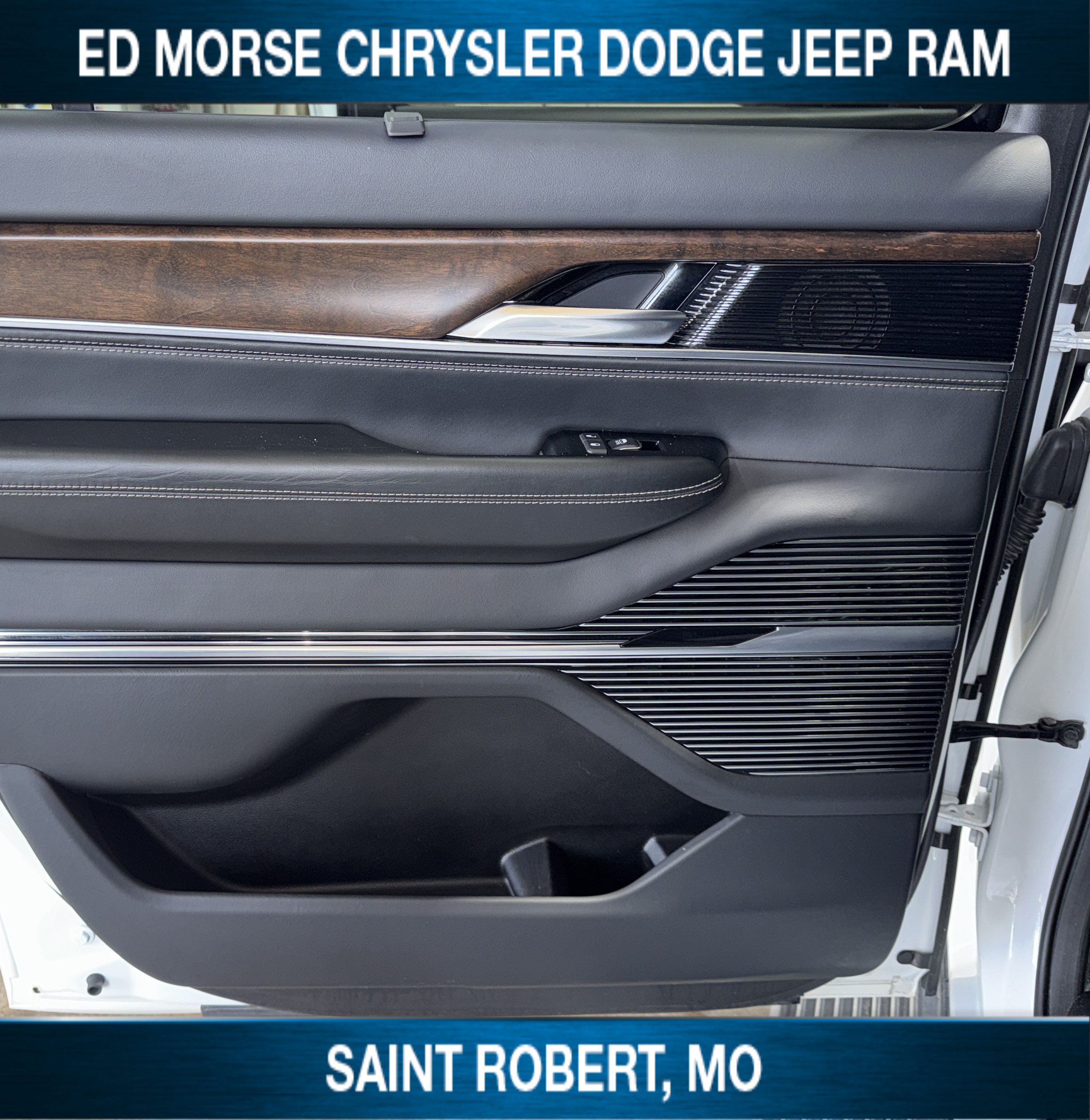 Used 2023 Jeep Grand Wagoneer L Series II AWD/4WD image 41