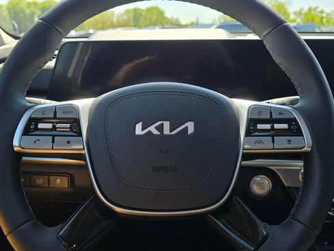 Certified 2025 Kia Telluride EX w/ EX Captain's Chair Package AWD/4WD image 28