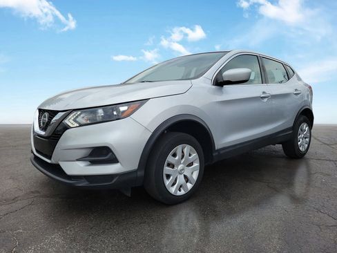Used 2020 Nissan Rogue Sport S FWD image 2