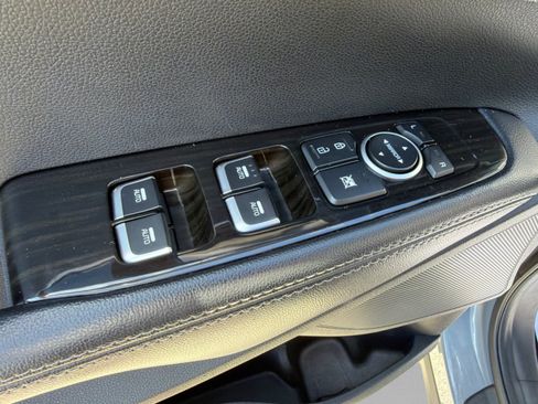 Used 2020 Kia Sorento LX AWD/4WD image 18