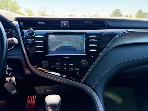 Used 2020 Toyota Camry SE FWD image 34