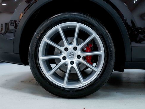 Used 2019 Porsche Cayenne image 31