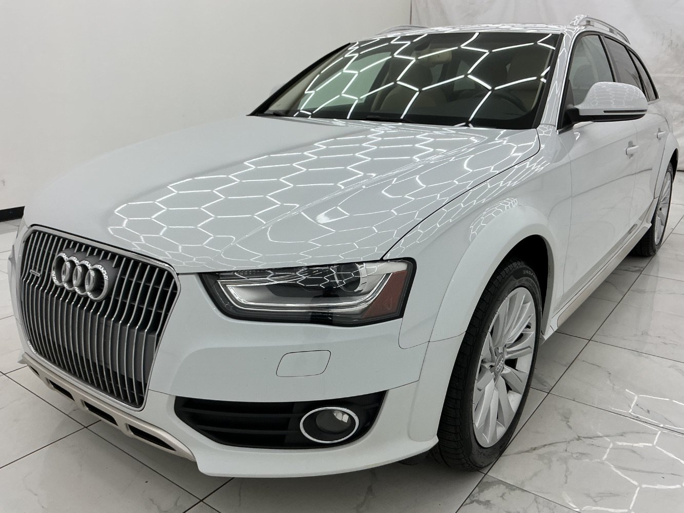 Used 2016 Audi A4 Premium Plus w/ Technology Package AWD/4WD image 1