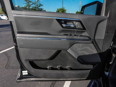Used 2025 GMC Sierra EV Denali AWD/4WD image 9