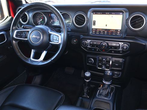 Used 2022 Jeep Wrangler Unlimited Sahara w/ Cold Weather Group image 11