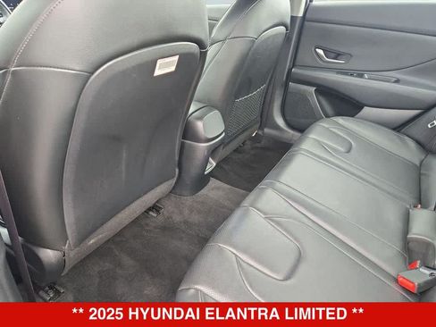 Used 2025 Hyundai Elantra Limited FWD image 17