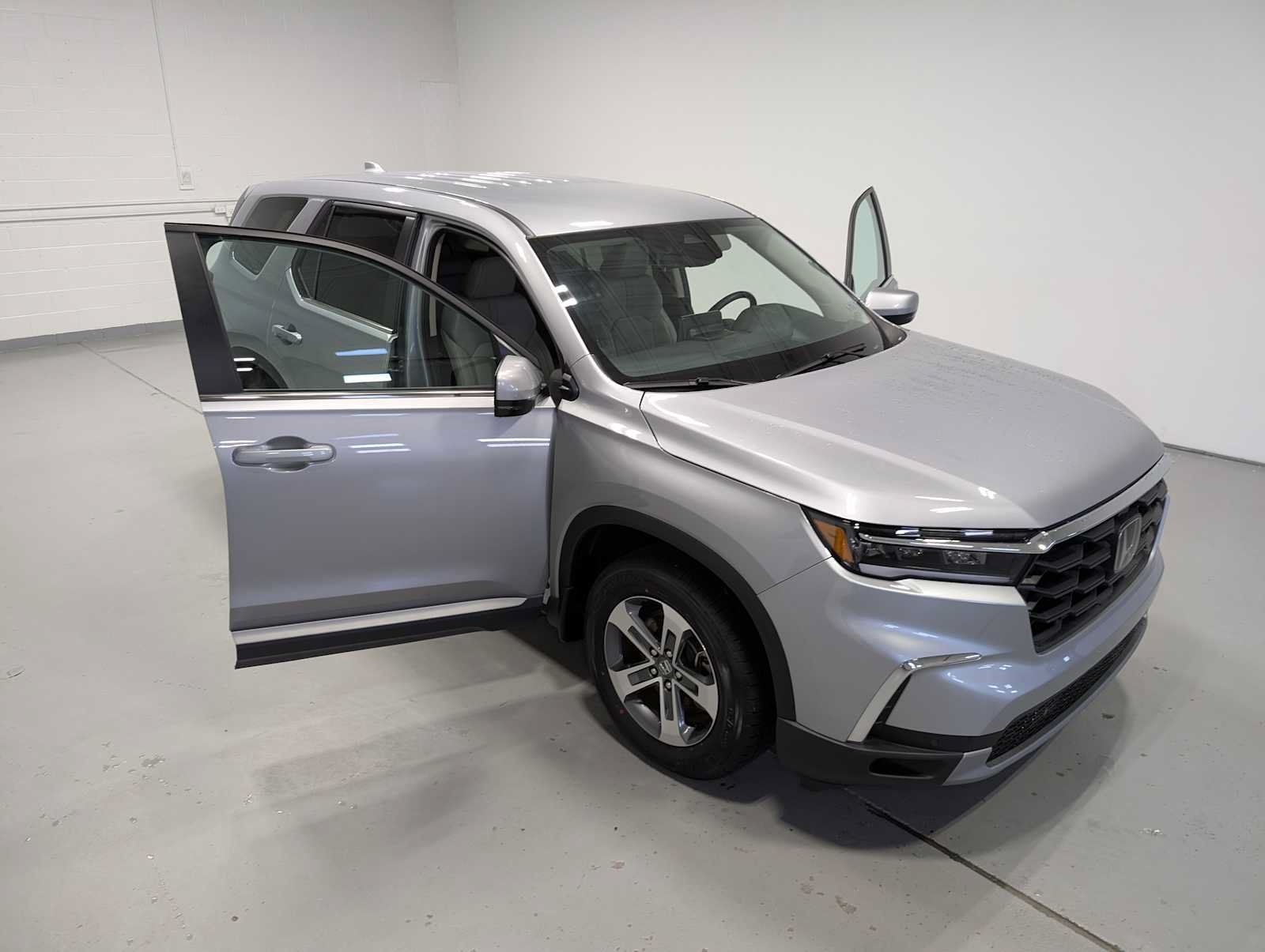 Certified 2025 Honda Pilot EX-L image 16