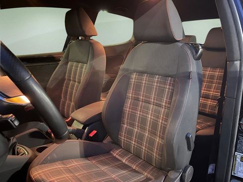 Used 2012 Volkswagen Golf 2-Door image 16