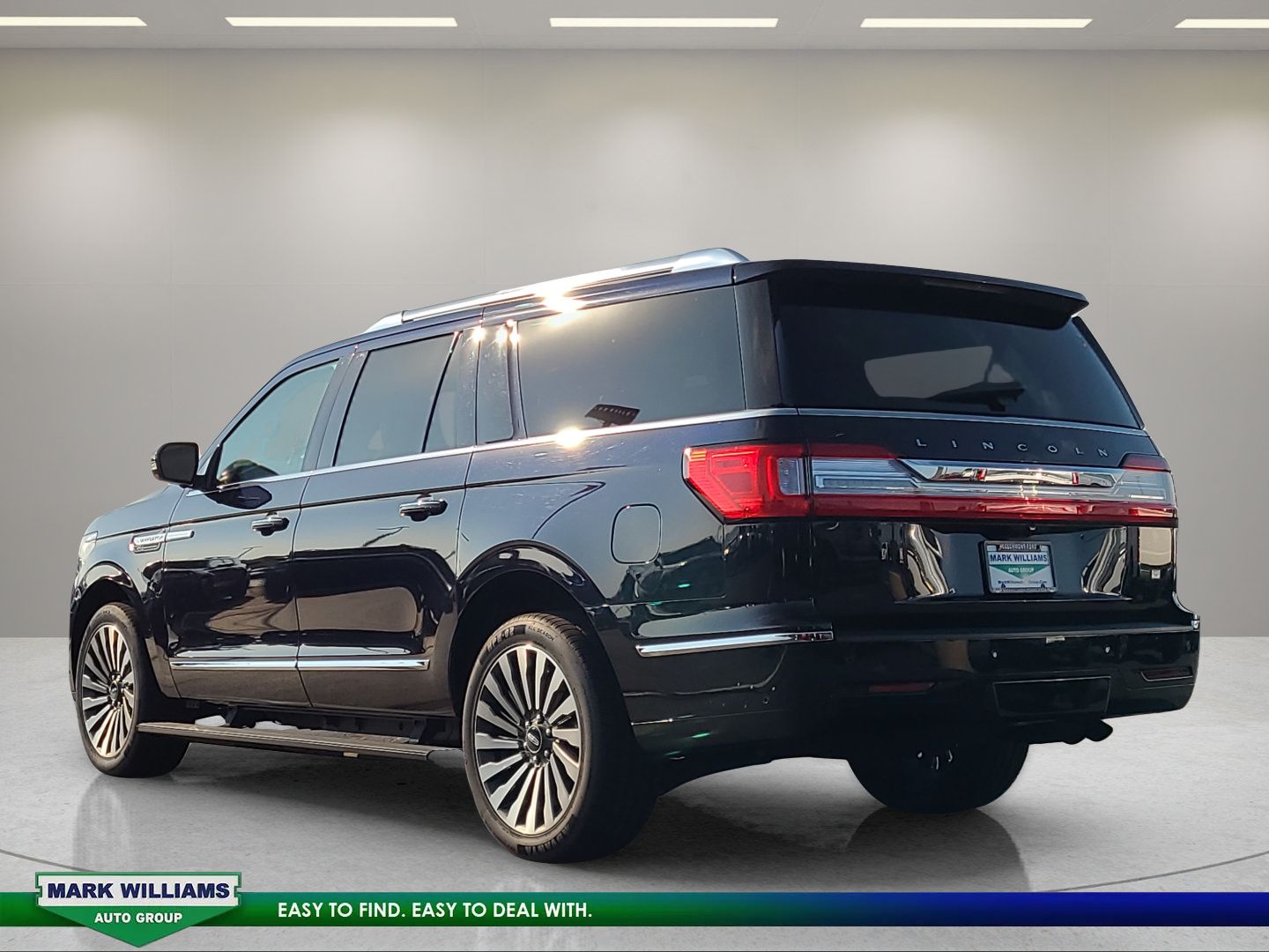 Used 2021 Lincoln Navigator L Reserve w/ Luxury Package AWD/4WD image 6