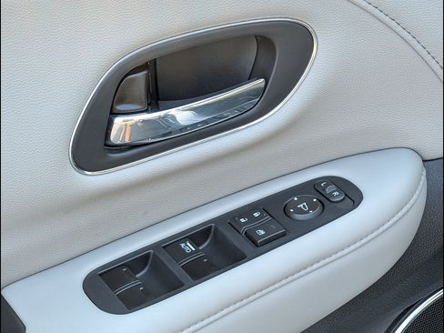 Used 2017 Honda HR-V EX-L image 27