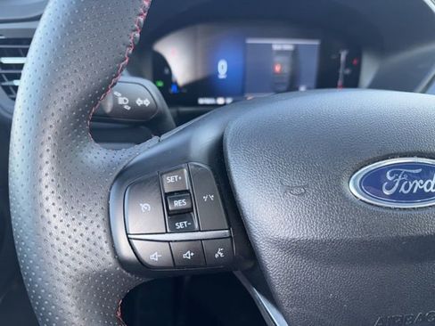 Used 2025 Ford Escape ST-Line image 32