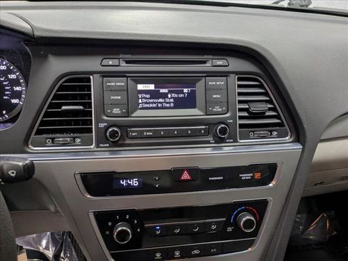 Used 2016 Hyundai Sonata SE image 13