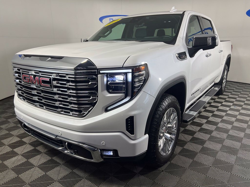 Used 2025 GMC Sierra 1500 Denali w/ Technology Package AWD/4WD image 1