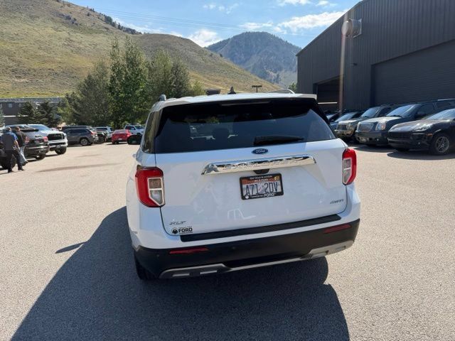 Used 2023 Ford Explorer XLT w/ Equipment Group 202A AWD/4WD image 11