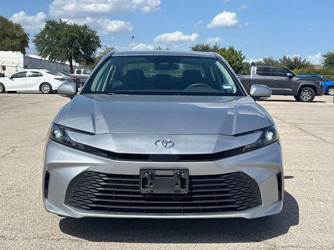 Used 2025 Toyota Camry LE FWD image 2