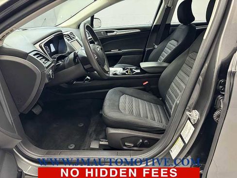 Used 2016 Ford Fusion SE image 12