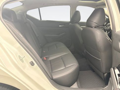 Used 2023 Nissan Altima 2.5 SR w/ SR Premium Package FWD image 20