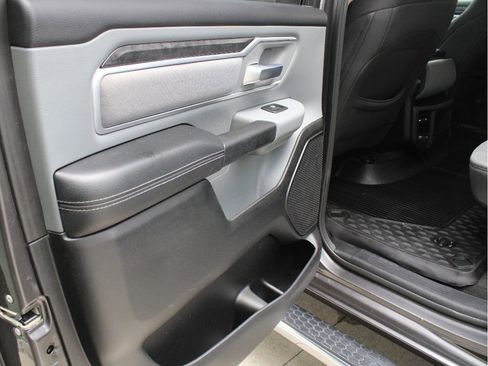 Used 2020 RAM 1500 Big Horn AWD/4WD image 30