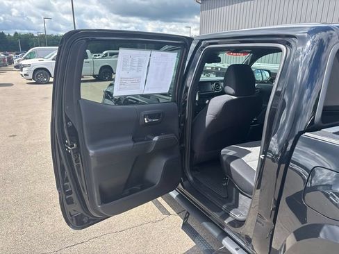 Used 2021 Toyota Tacoma TRD Sport w/ Technology Package AWD/4WD image 10
