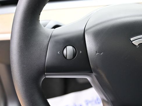 Used 2023 Tesla Model 3 Standard Range RWD image 16