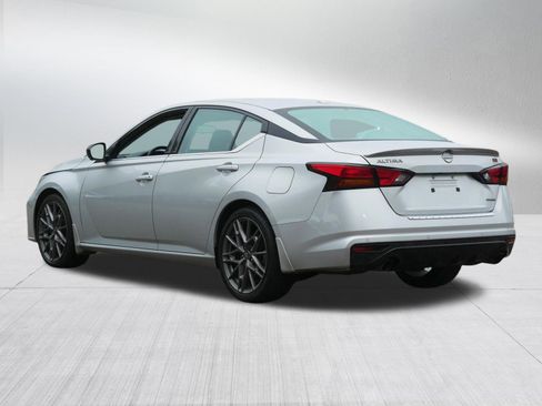 Certified 2023 Nissan Altima 2.0 SR FWD image 5