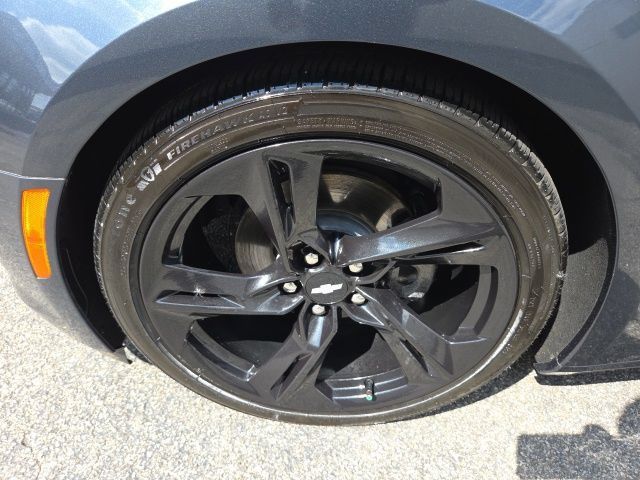 Used 2019 Chevrolet Camaro LT w/ Technology Package RWD image 10