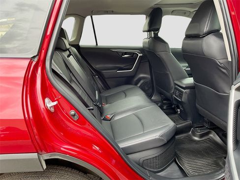 Used 2022 Toyota RAV4 Limited image 30
