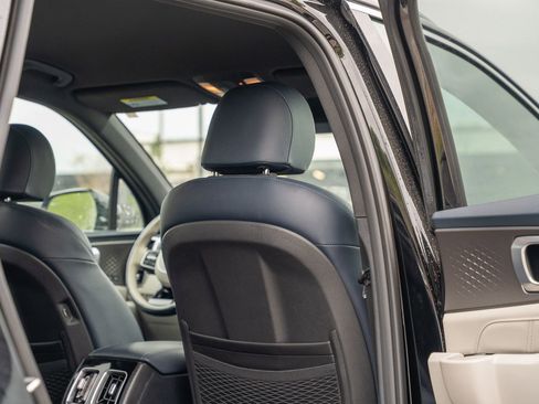 Used 2023 Kia Sorento SX Prestige image 14