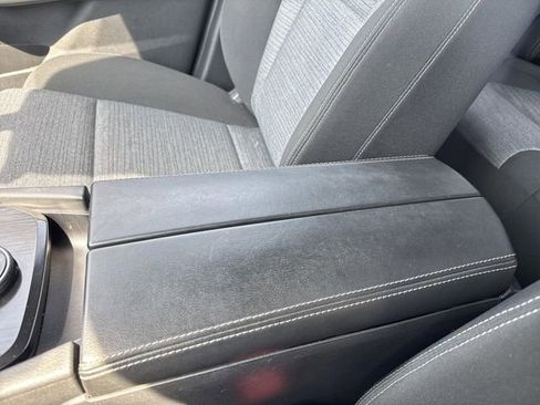 Used 2023 Nissan Rogue SV image 18