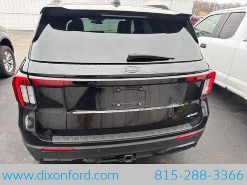 Used 2025 Ford Explorer ST-Line w/ ST-Line Street Pack image 4
