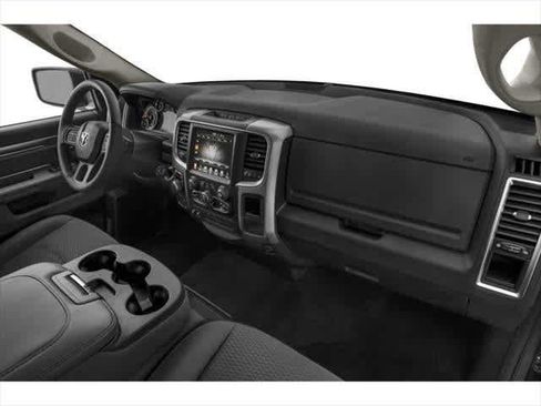 Used 2022 RAM 1500 Classic SLT image 11