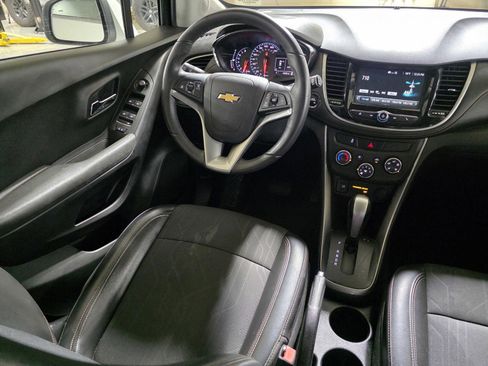 Used 2017 Chevrolet Trax LT w/ LT Convenience Package image 15