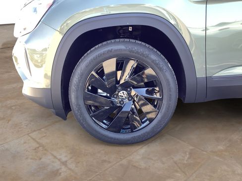 New 2026 Volkswagen Atlas SE FWD image 11