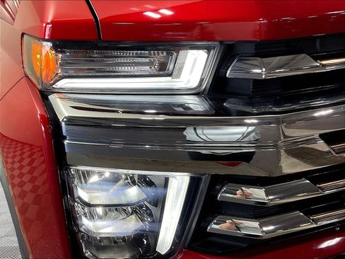 Used 2022 Chevrolet Silverado 3500 High Country w/ Z71 Off-Road Package AWD/4WD image 32