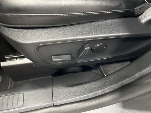 Certified 2025 Ford Escape Platinum image 13