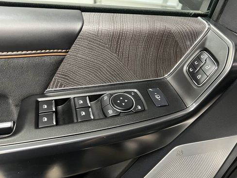 Used 2024 Ford F350 Platinum image 24