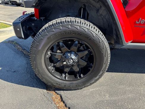 Used 2020 Jeep Wrangler Unlimited Rubicon AWD/4WD image 11