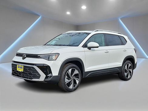 New 2026 Volkswagen Taos SE AWD/4WD image 1