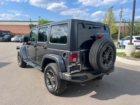 Used 2016 Jeep Wrangler Unlimited Sahara AWD/4WD image 6