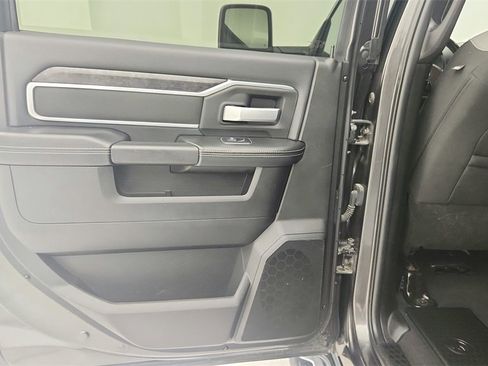 Used 2024 RAM 2500 Big Horn image 24