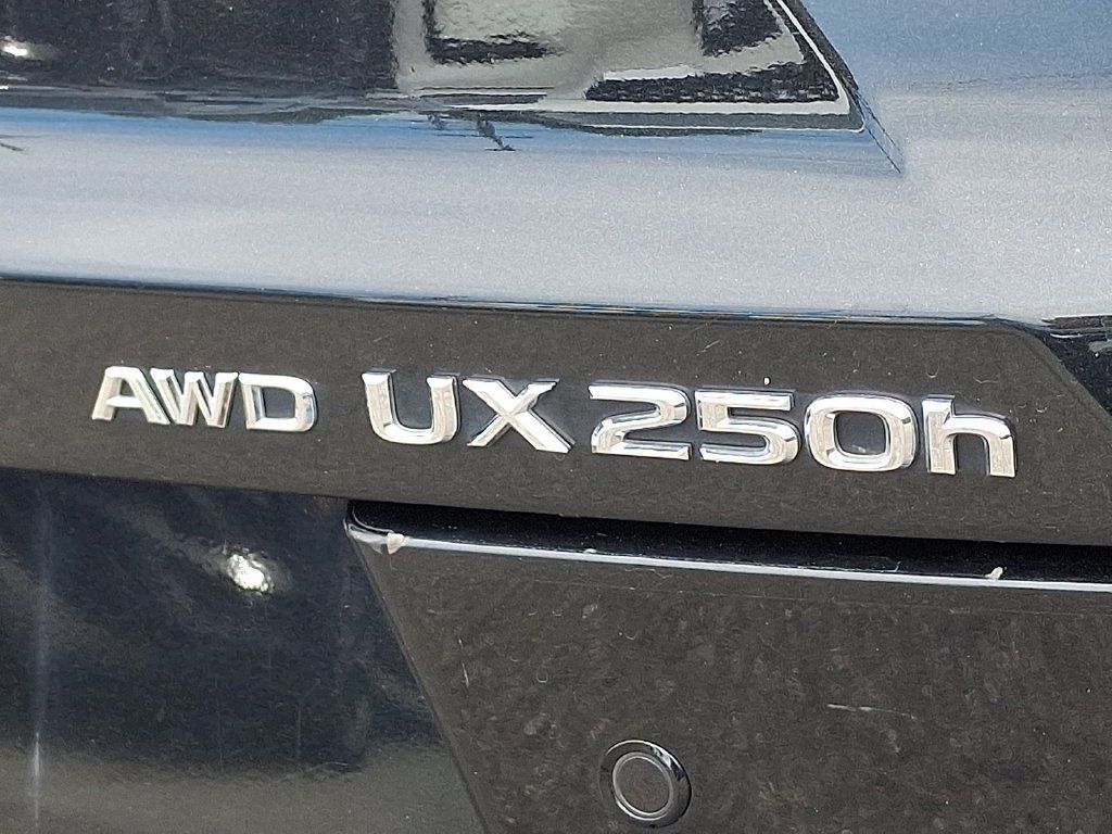 Used 2023 Lexus UX 250h AWD w/ Accessory Package (Z2) image 30