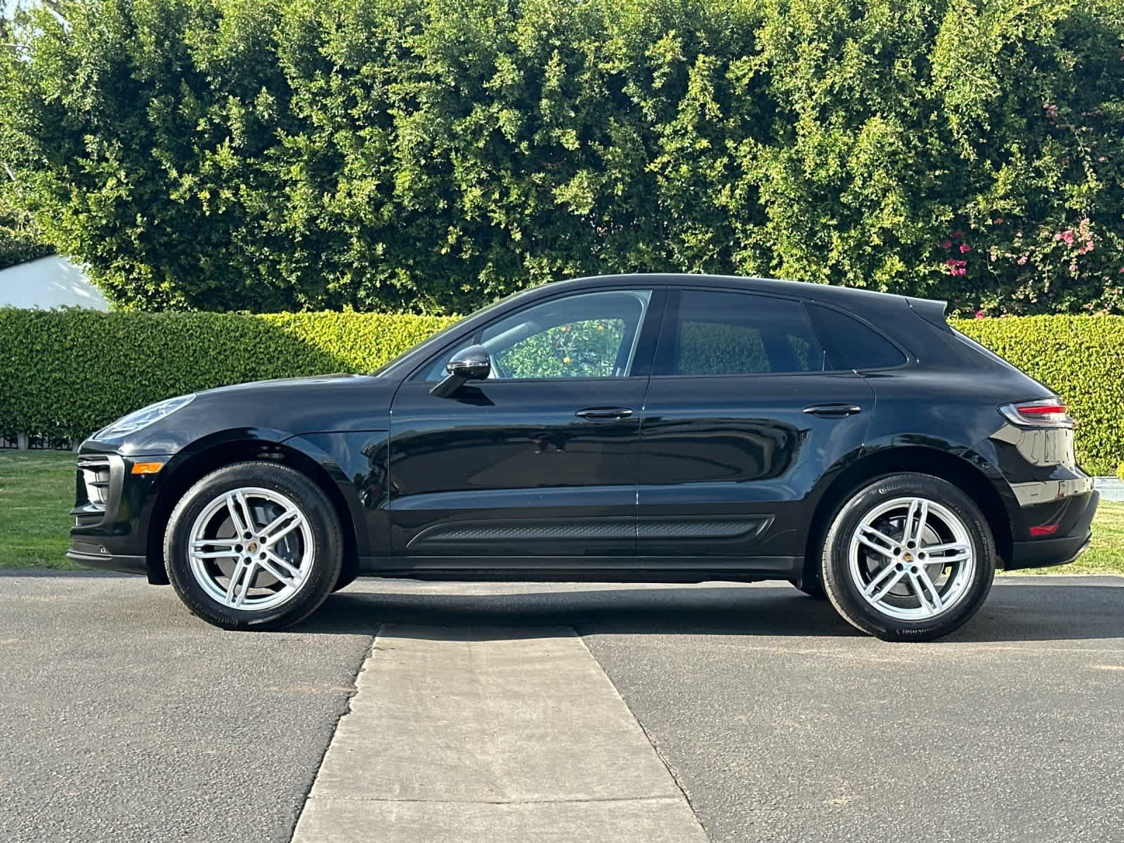 Used 2025 Porsche Macan AWD/4WD image 2